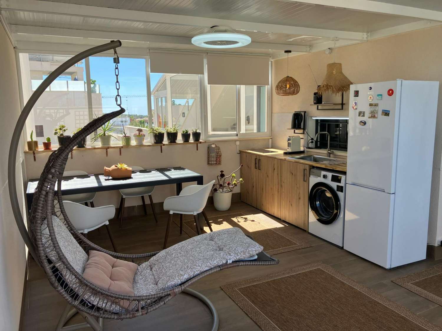 Bungalow con vistas al mar, cocina de verano y dos terrazas