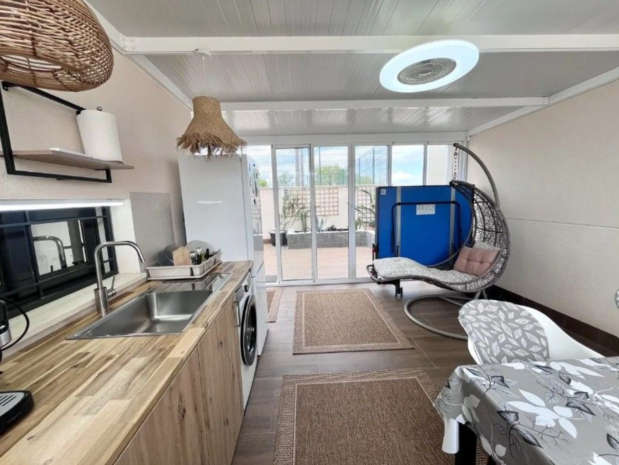 Bungalow con vistas al mar, cocina de verano y dos terrazas