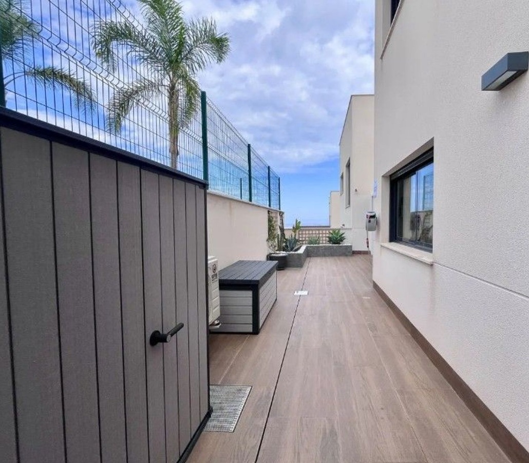 Bungalow con vistas al mar, cocina de verano y dos terrazas