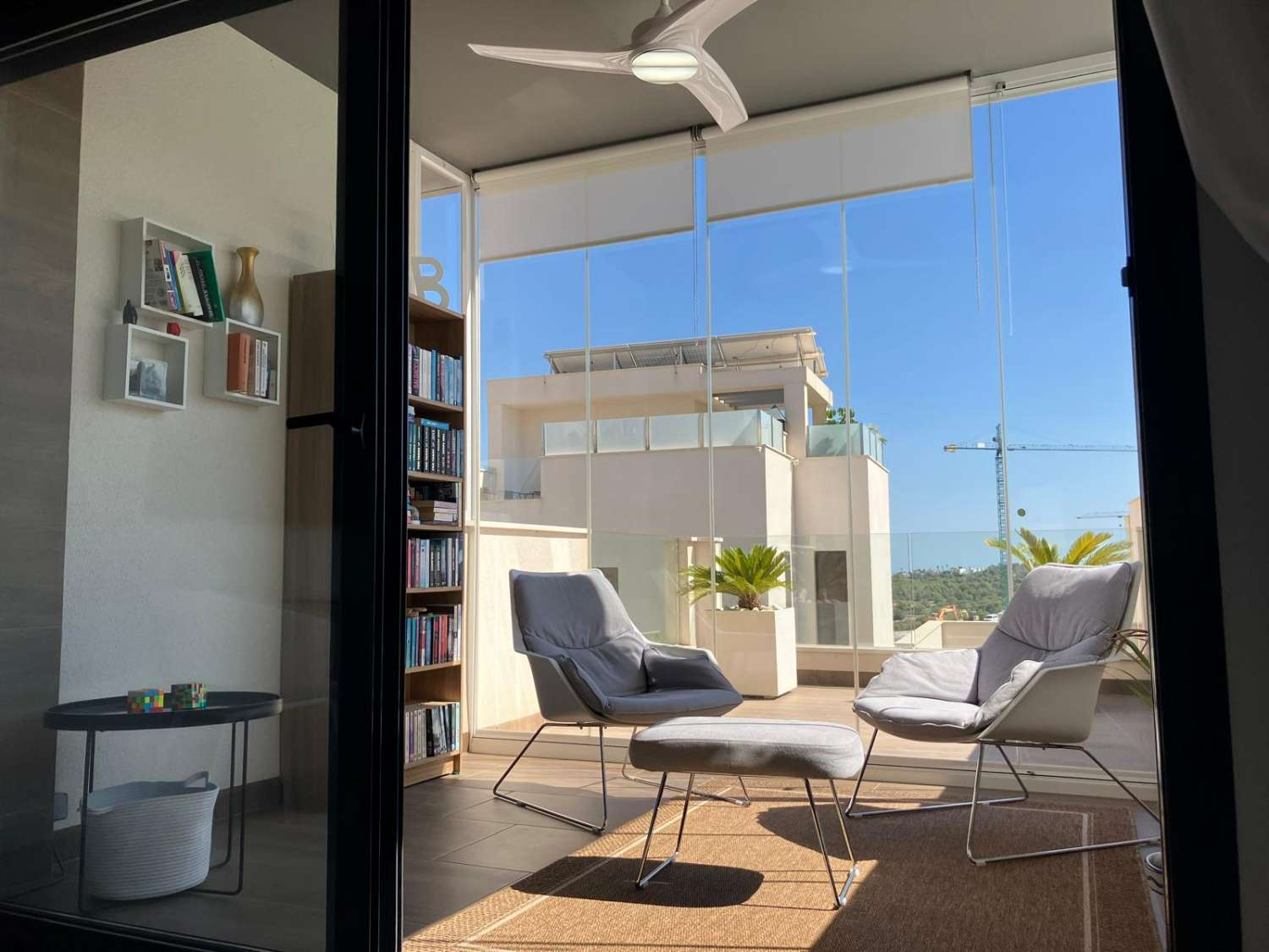 Bungalow con vistas al mar, cocina de verano y dos terrazas
