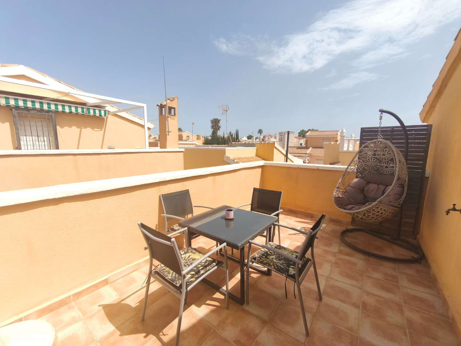 Huvila myynnissä Los Almendros-La Florida (Orihuela)