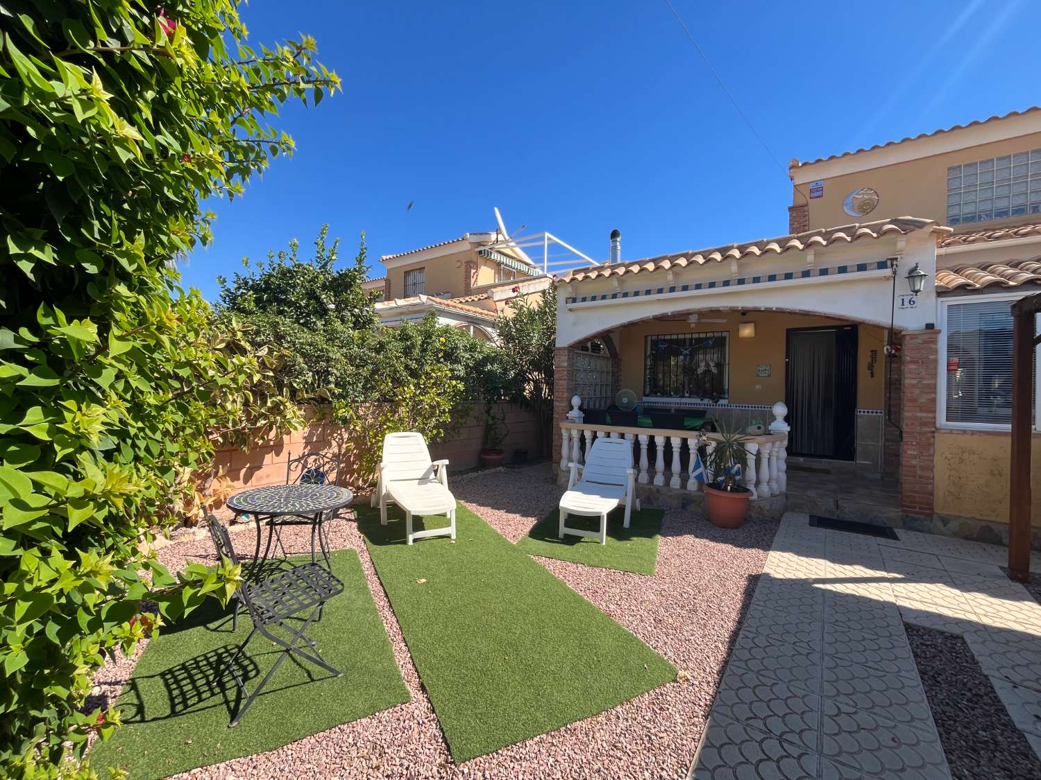 Huvila myynnissä Los Almendros-La Florida (Orihuela)