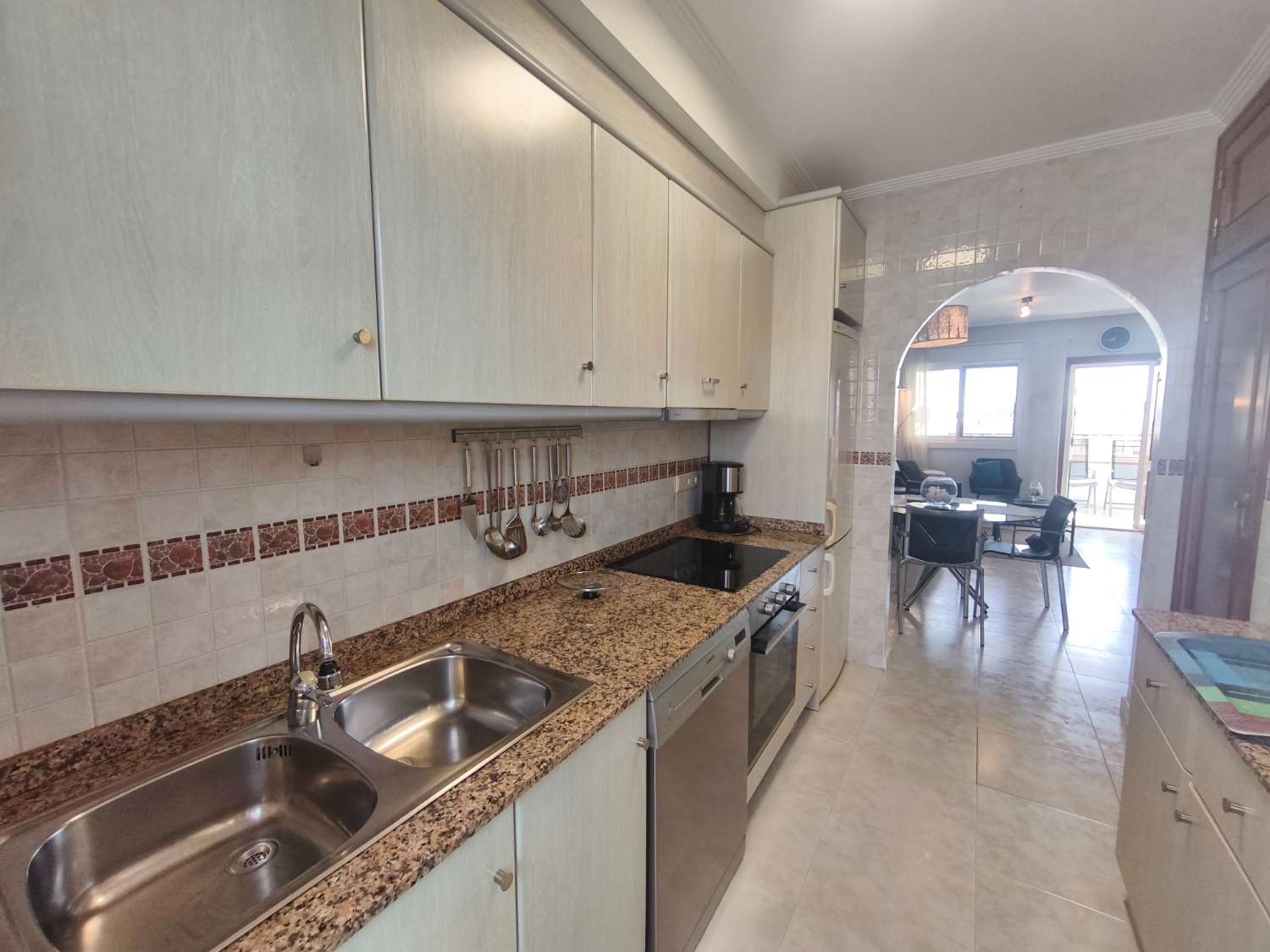 Beautiful exterior apartment with 2 bedrooms.