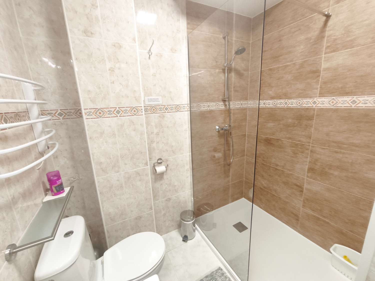Beautiful exterior apartment with 2 bedrooms.