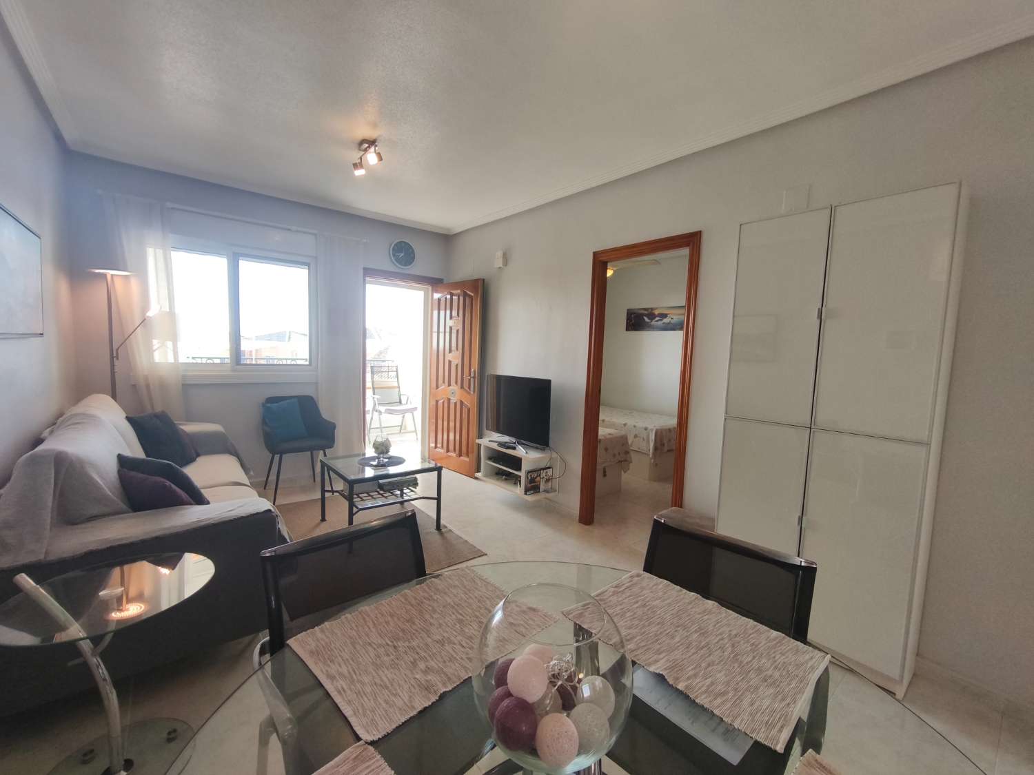 Beautiful exterior apartment with 2 bedrooms.