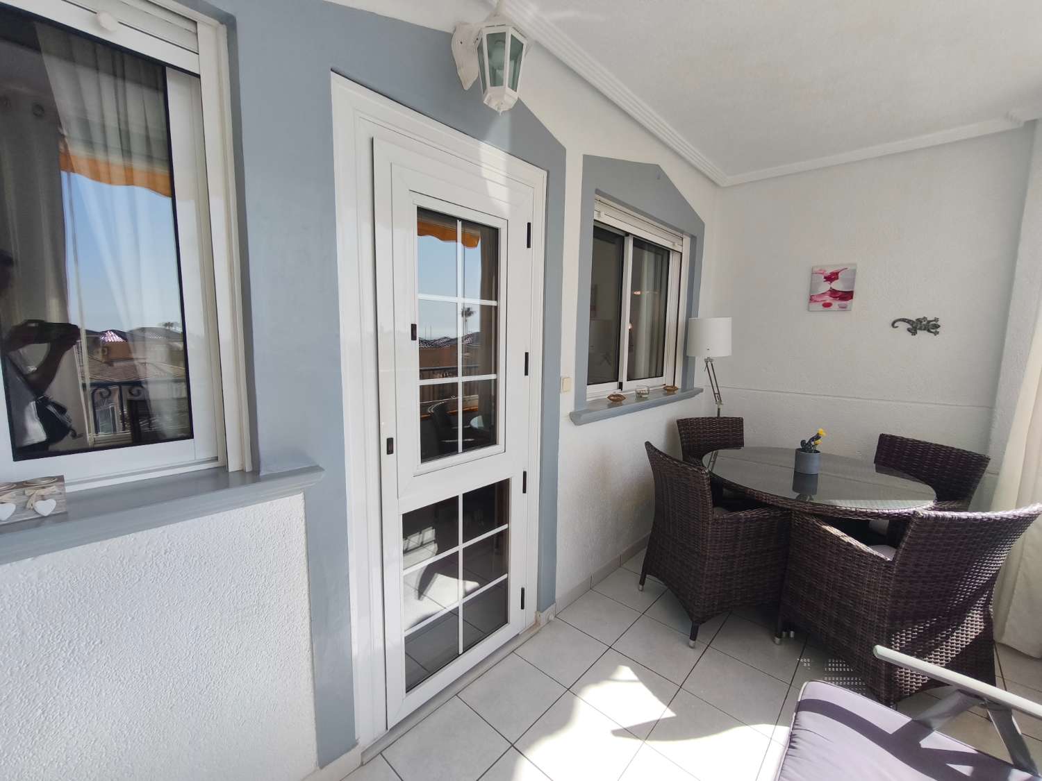 Beautiful exterior apartment with 2 bedrooms.