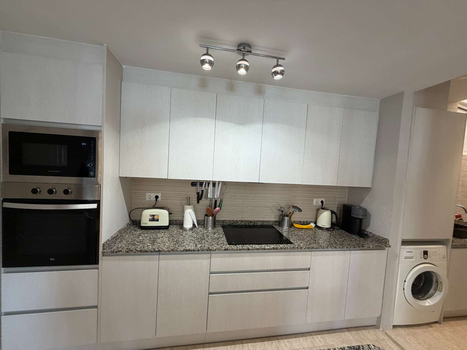 Spacious 2 Bedroom Ground Floor Apartment in Zeniamar