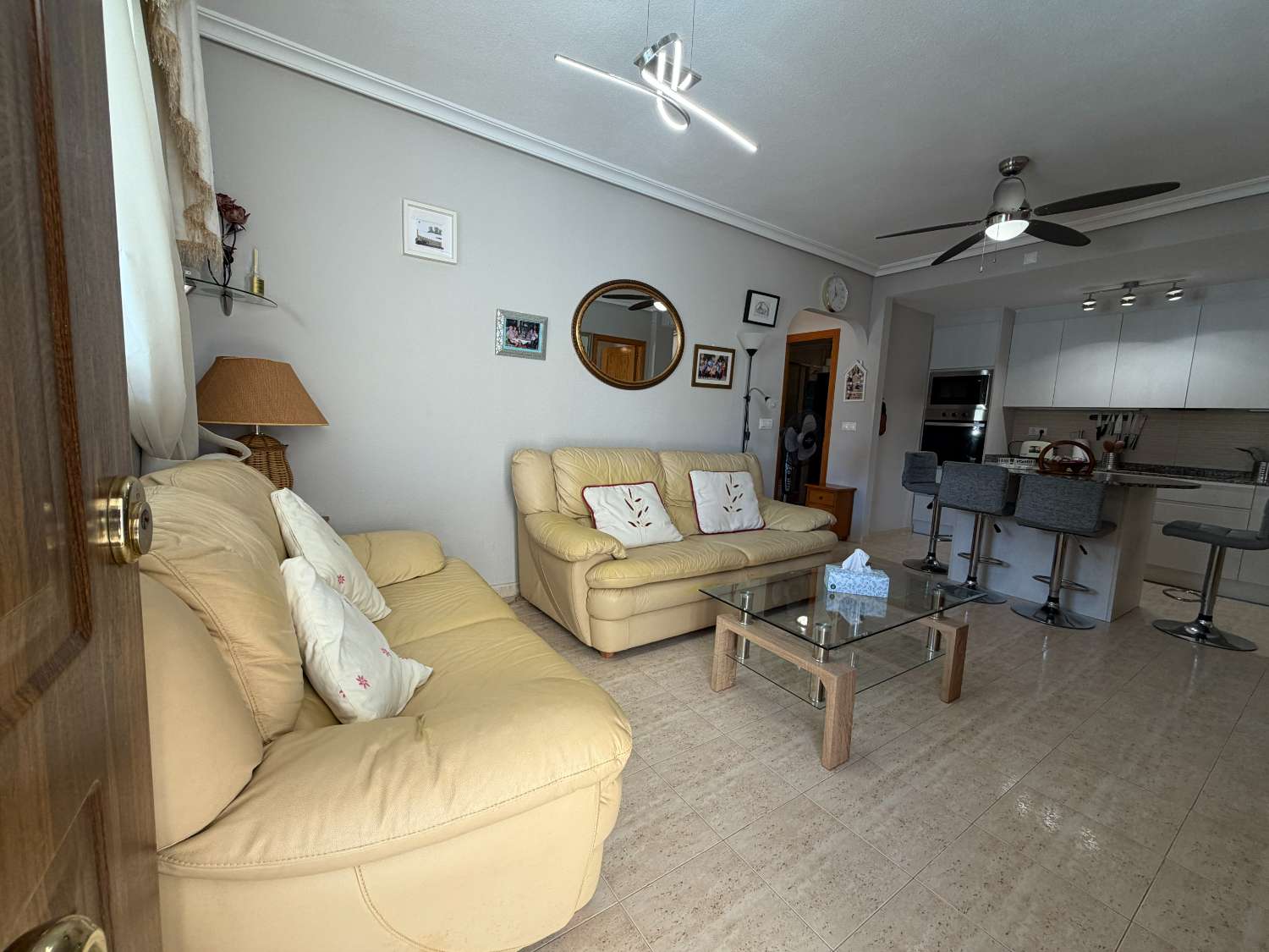 Spacious 2 Bedroom Ground Floor Apartment in Zeniamar