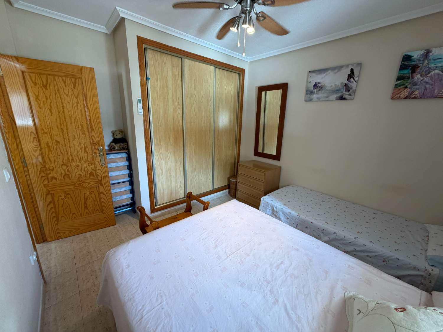 Spacious 2 Bedroom Ground Floor Apartment in Zeniamar