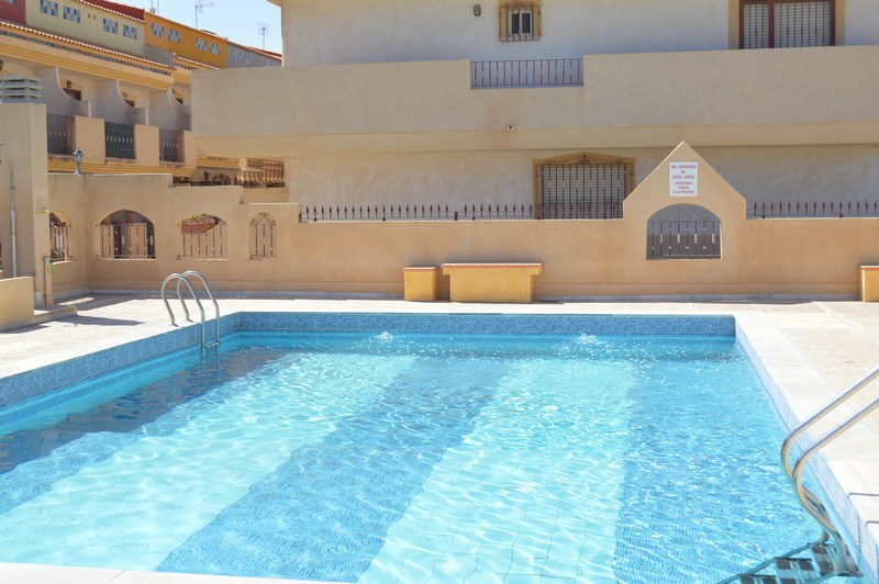 Hus til salg i Playa Flamenca (Orihuela)