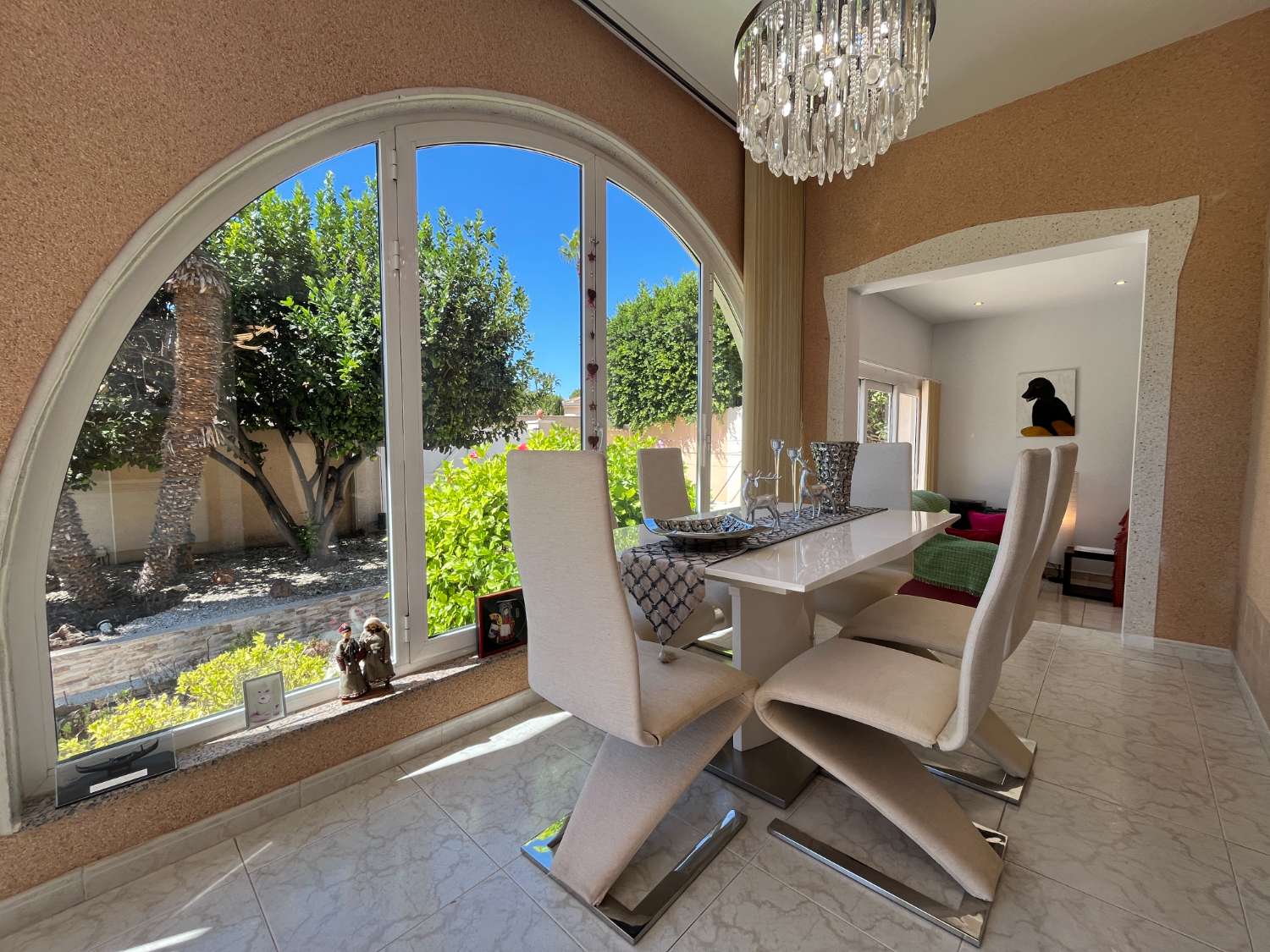 Villa exclusiva con 4 dormitorios, piscina privada y vistas a la Laguna