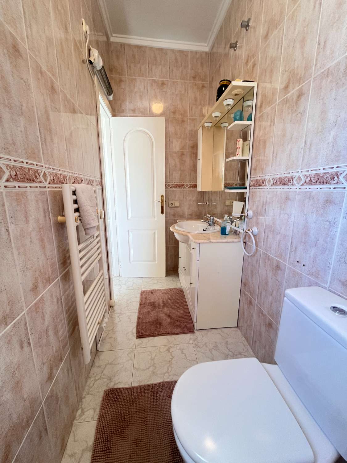 Villa exclusiva con 4 dormitorios, piscina privada y vistas a la Laguna