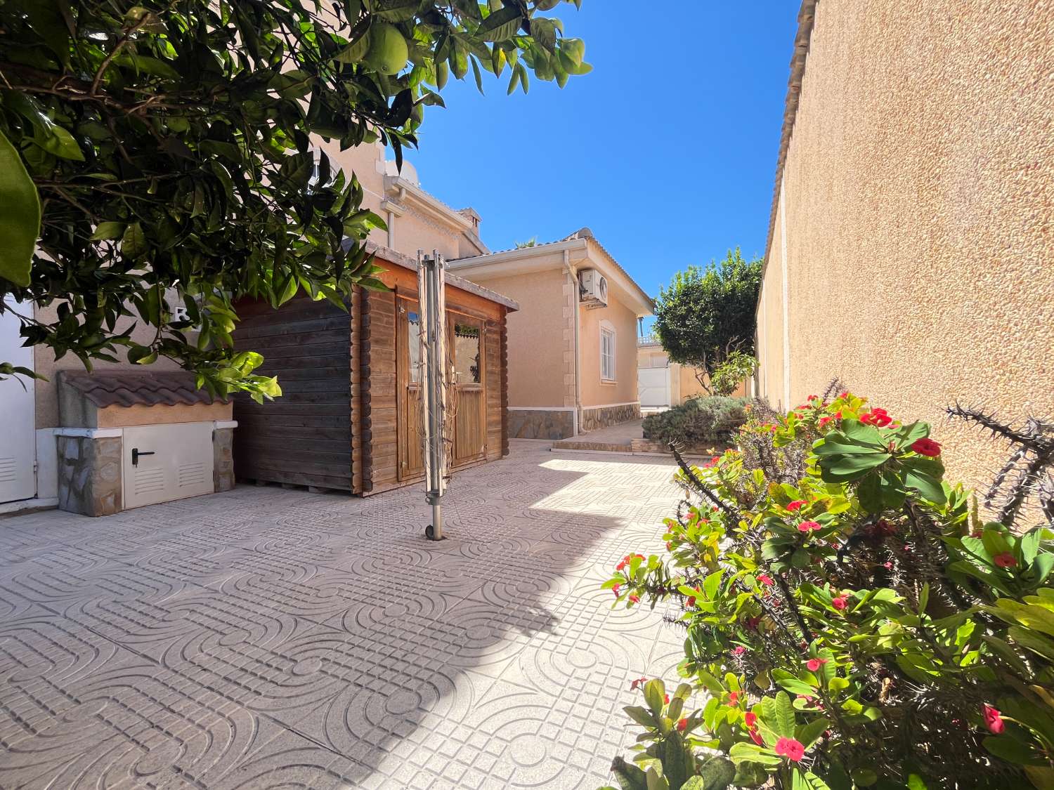 Villa exclusiva con 4 dormitorios, piscina privada y vistas a la Laguna