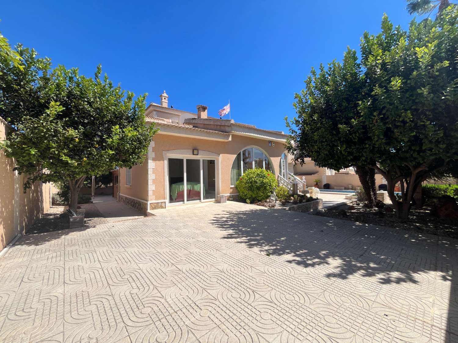 Villa exclusiva con 4 dormitorios, piscina privada y vistas a la Laguna