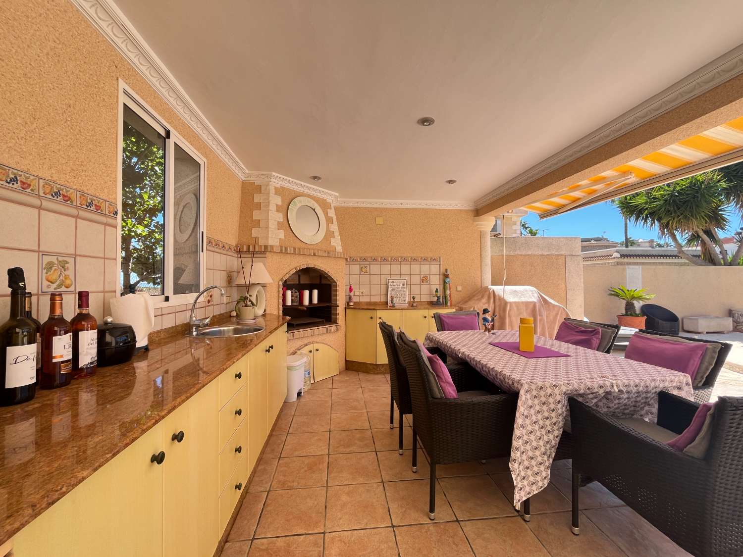 Villa exclusiva con 4 dormitorios, piscina privada y vistas a la Laguna