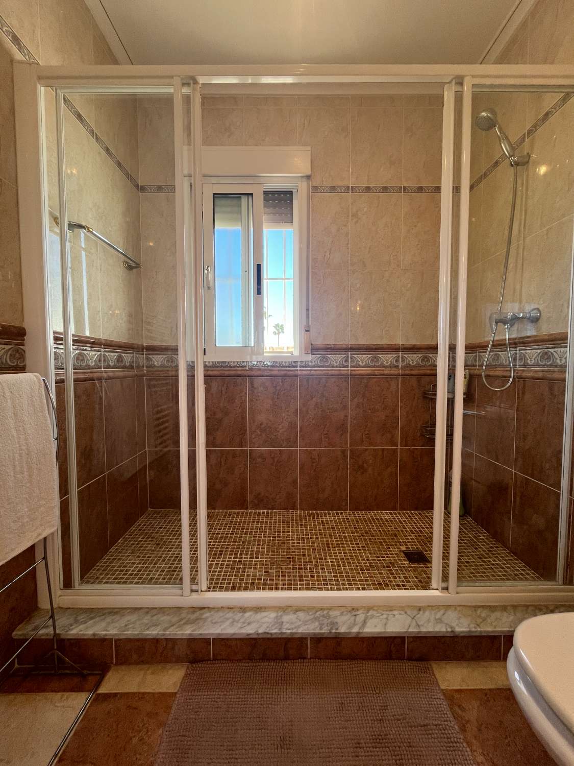Villa exclusiva con 4 dormitorios, piscina privada y vistas a la Laguna