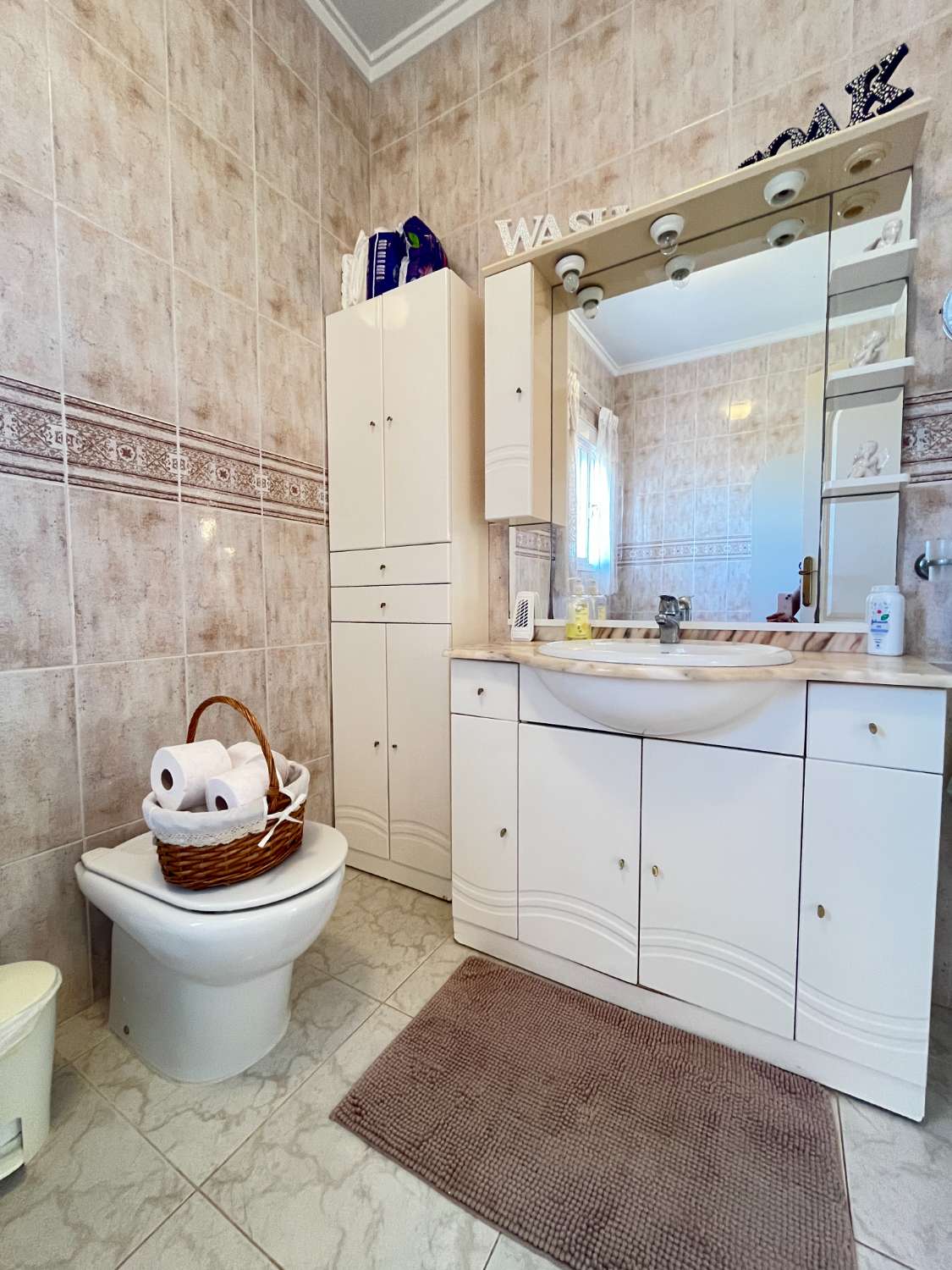 Villa exclusiva con 4 dormitorios, piscina privada y vistas a la Laguna