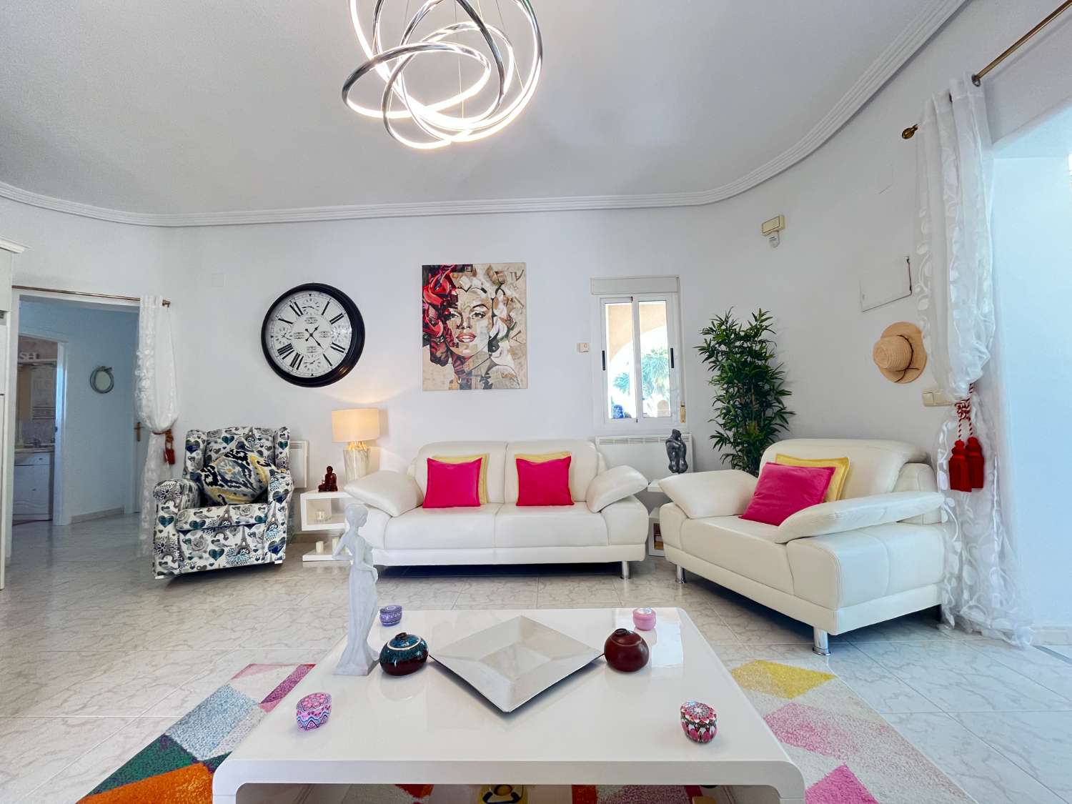 Villa exclusiva con 4 dormitorios, piscina privada y vistas a la Laguna