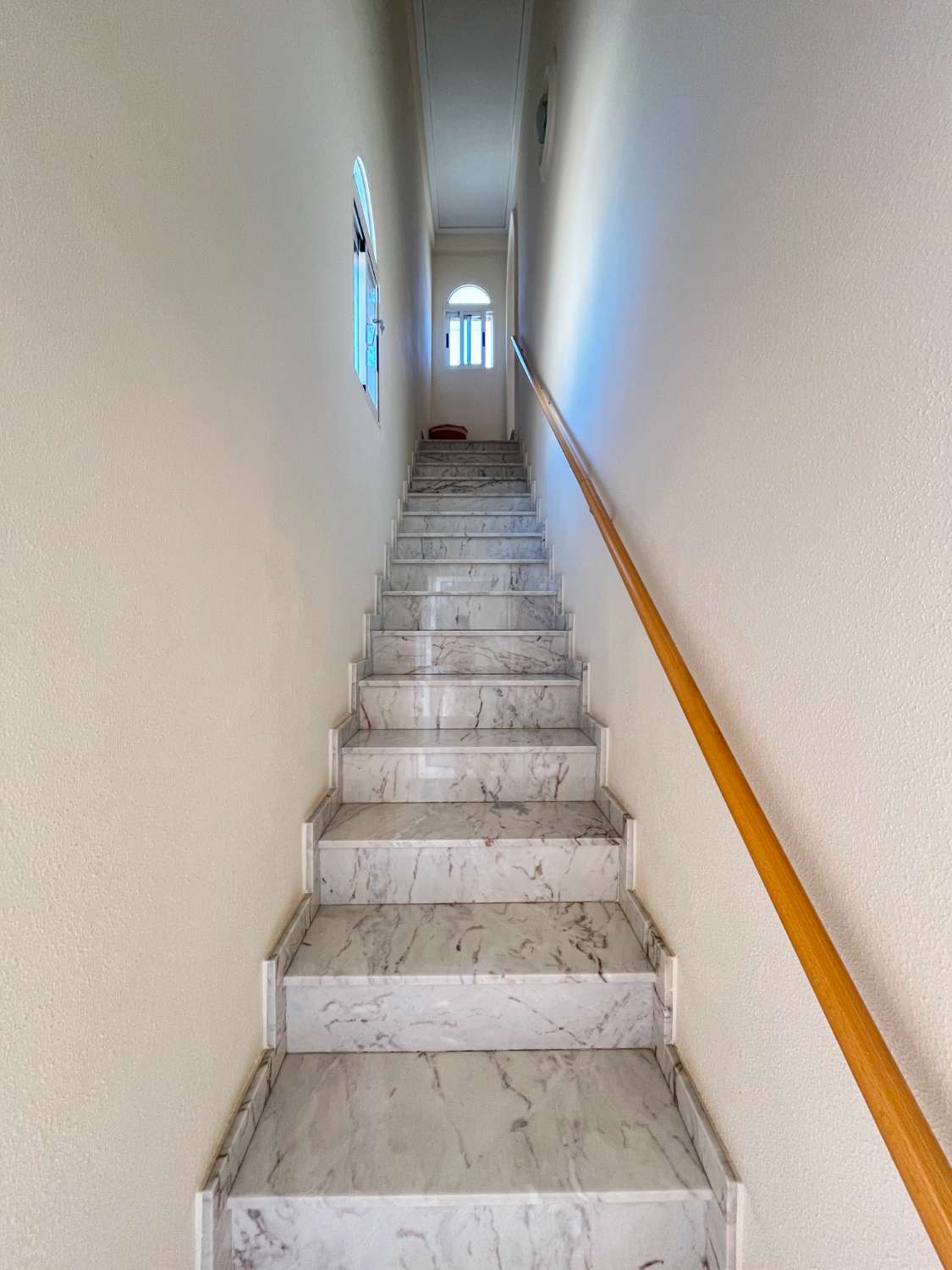 Villa exclusiva con 4 dormitorios, piscina privada y vistas a la Laguna
