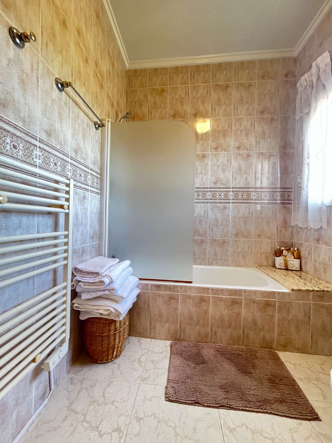Villa exclusiva con 4 dormitorios, piscina privada y vistas a la Laguna