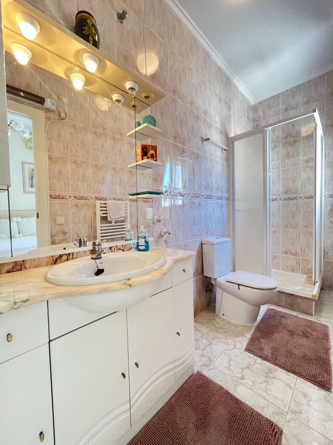 Villa exclusiva con 4 dormitorios, piscina privada y vistas a la Laguna