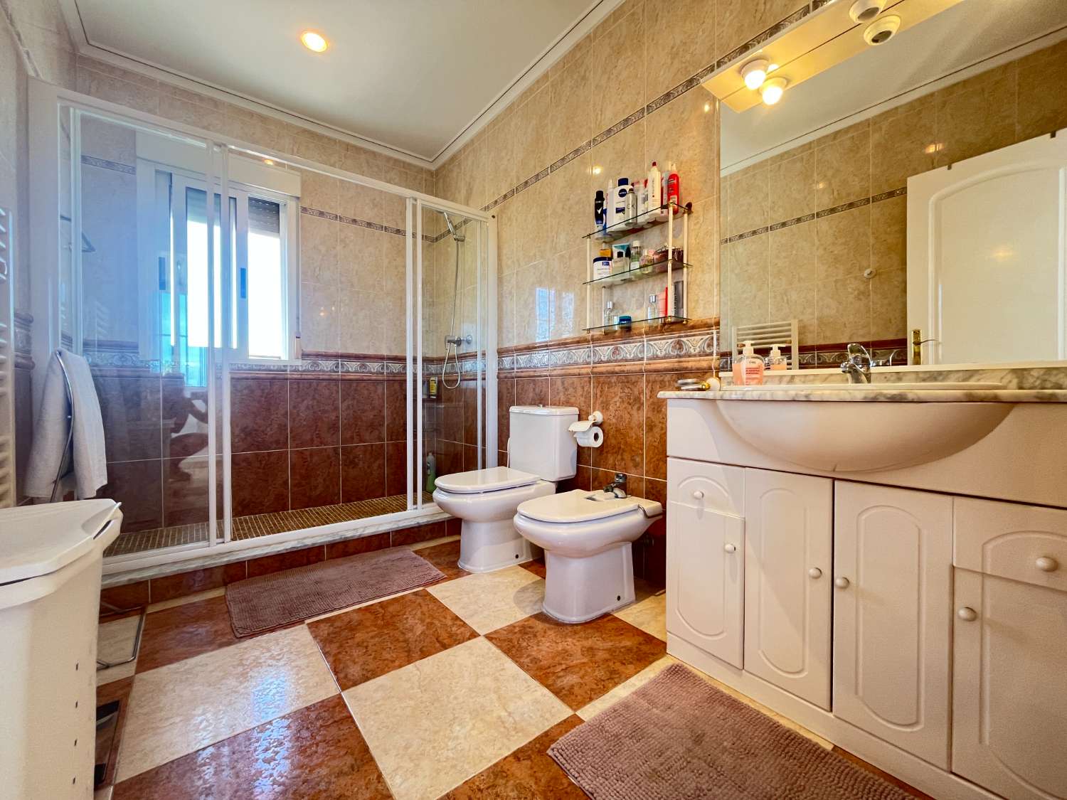 Villa exclusiva con 4 dormitorios, piscina privada y vistas a la Laguna