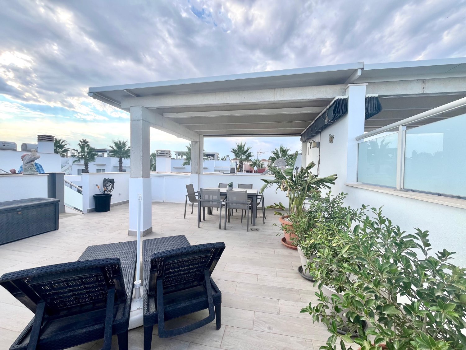 Casa preciosa en Punta Prima con 2 dormitorios, 2 baños y terraza en la azotea