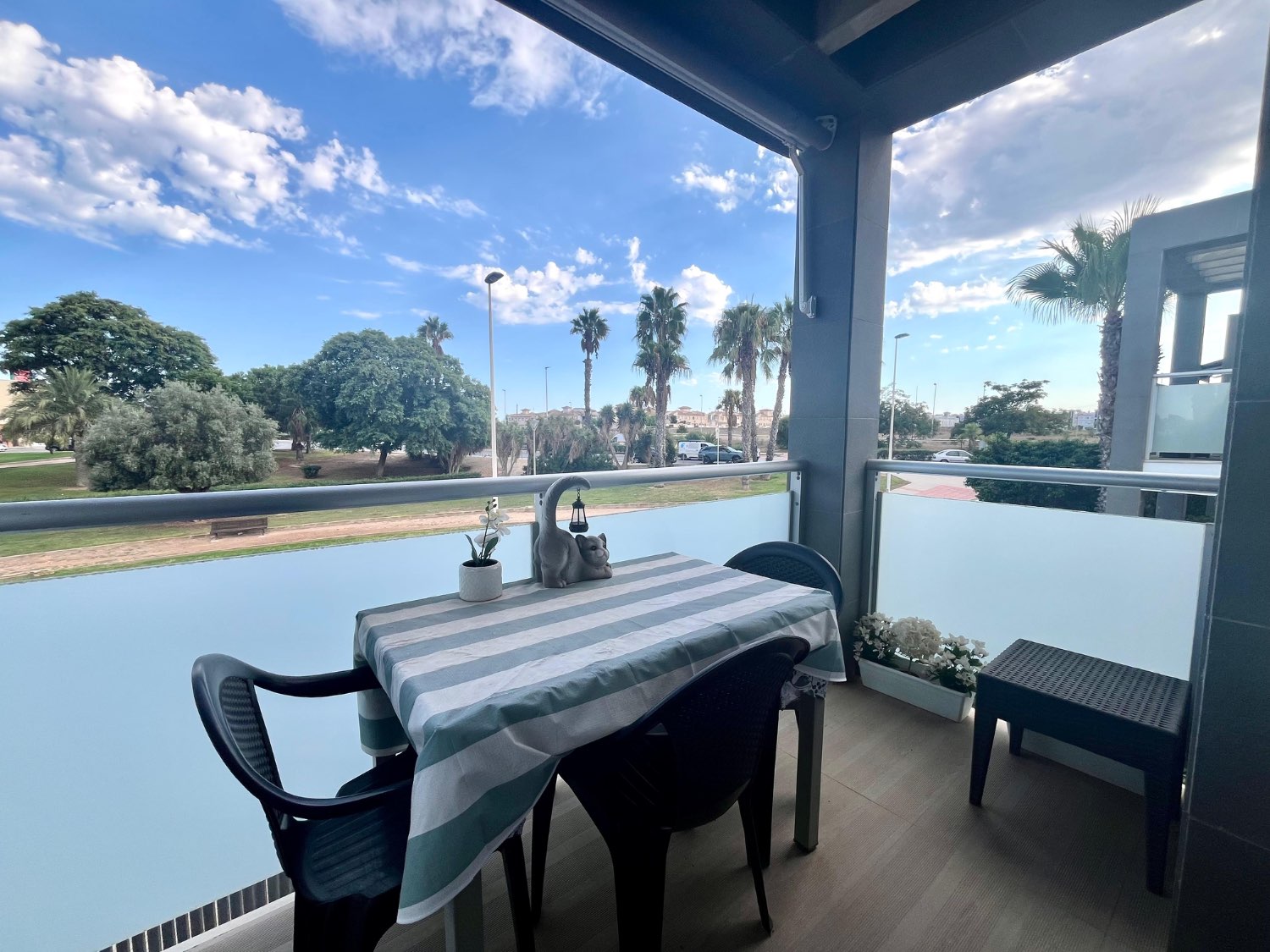 Casa preciosa en Punta Prima con 2 dormitorios, 2 baños y terraza en la azotea