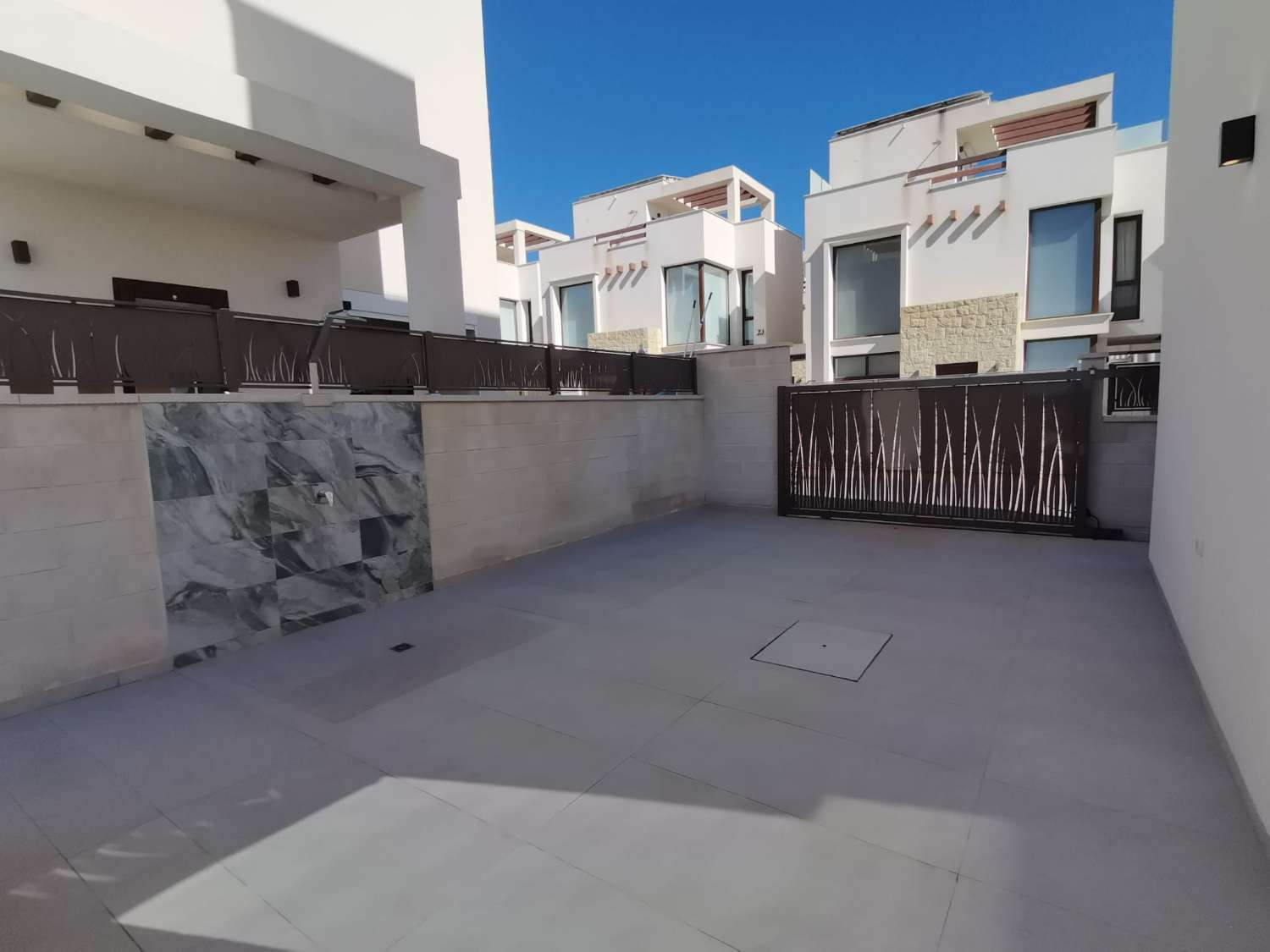 Modern Luxury Villas with Solarium & Private Pool in Ciudad Quesada