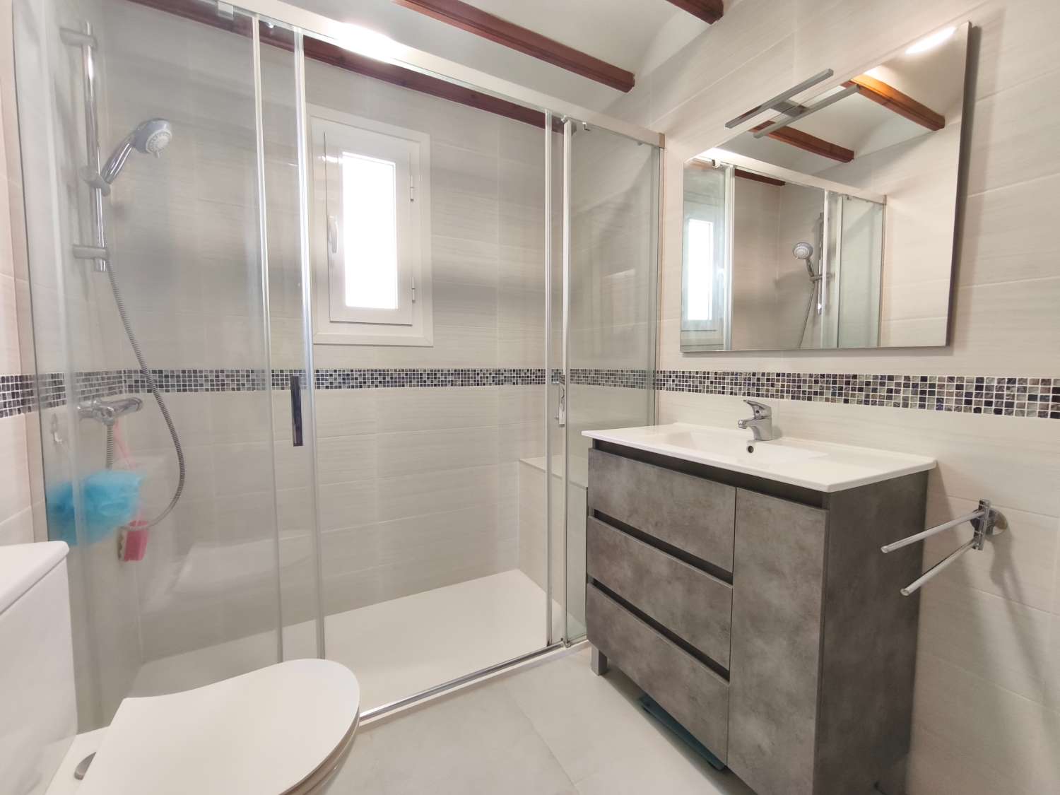 Preciosa propiedad de 2 habitaciones en Playa Flamenca