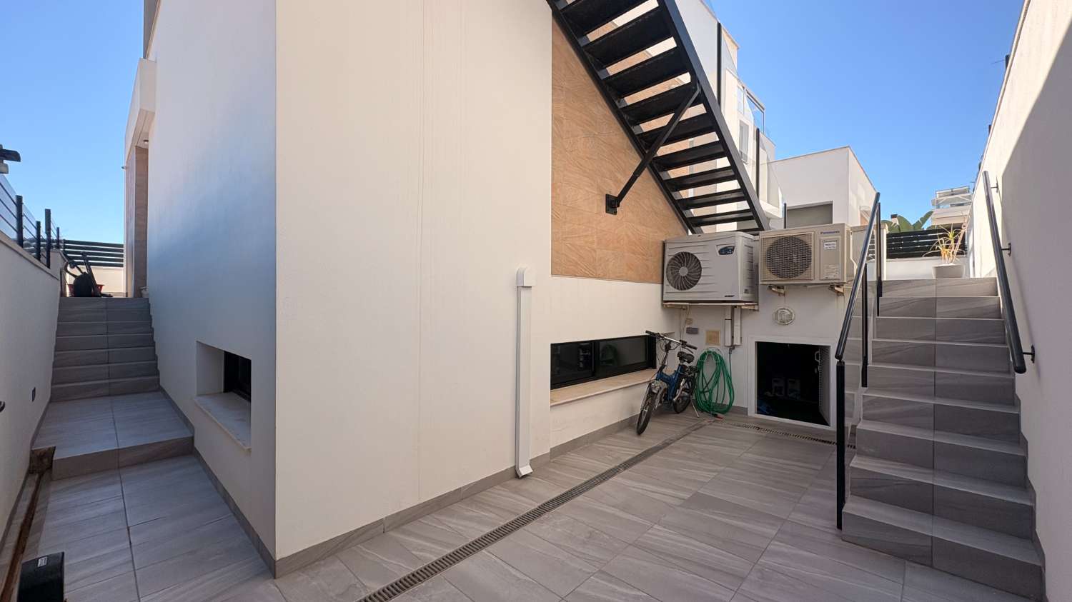 Beautiful villa with private pool and 5 bedrooms