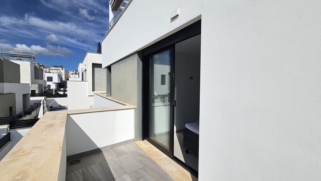 Beautiful villa with private pool and 5 bedrooms