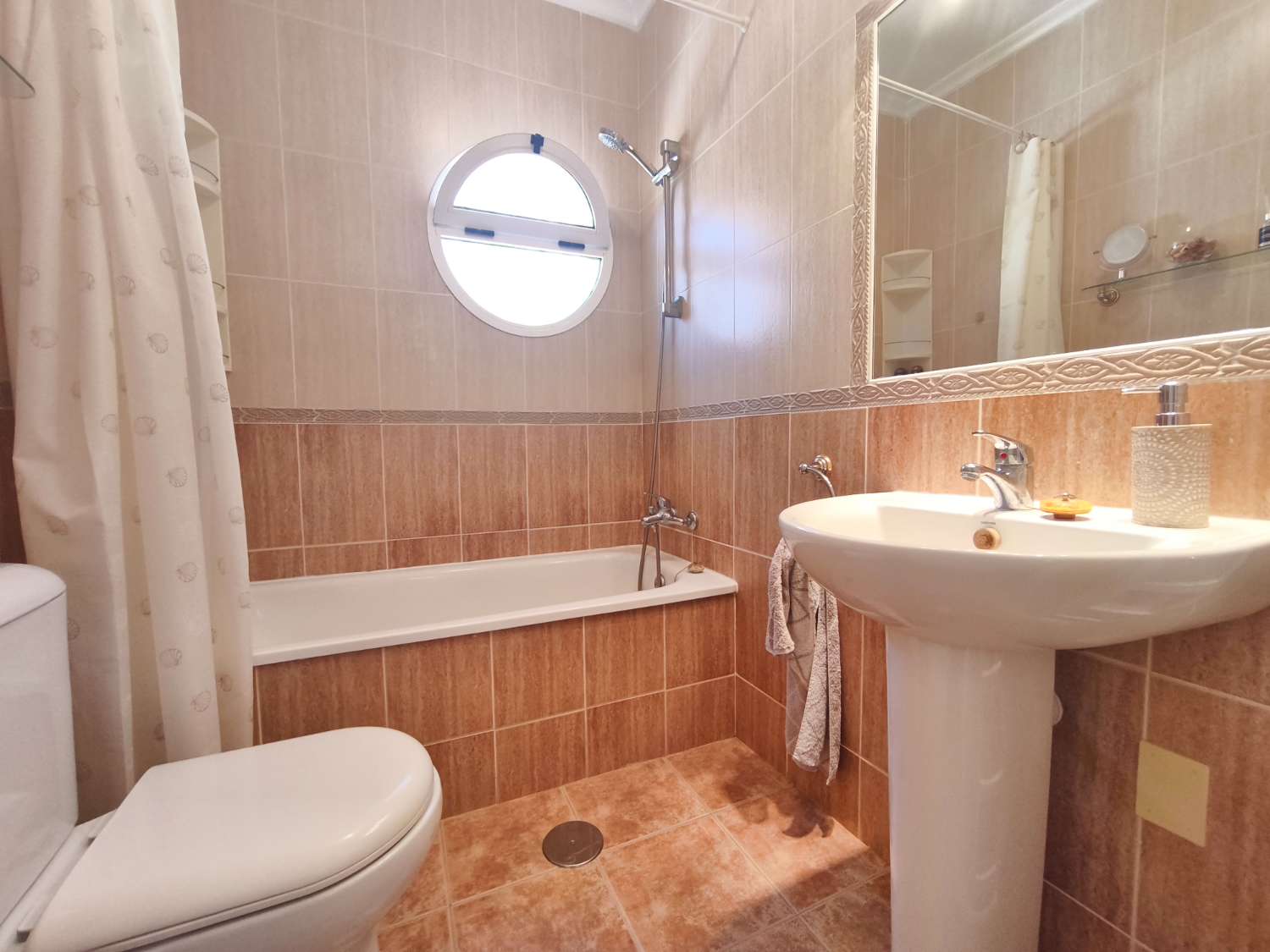 2 Bedroom 2 Bathroom property in Los Altos