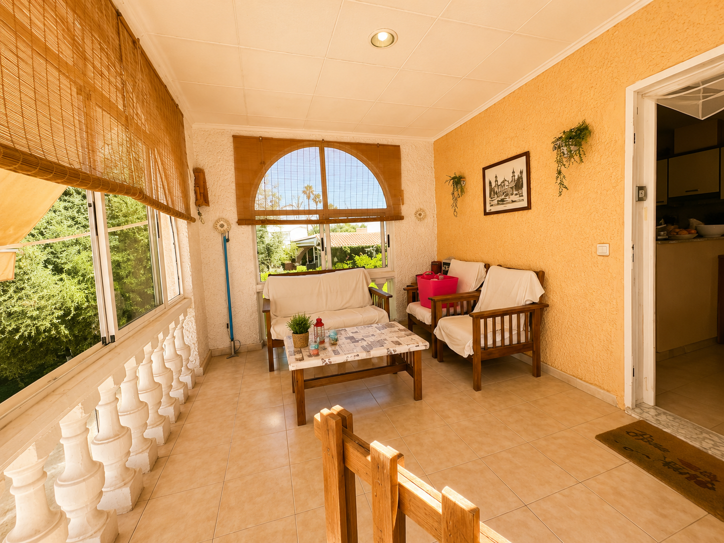 Espaciosa villa independiente de 5 dormitorios con piscina privada y gran jardín