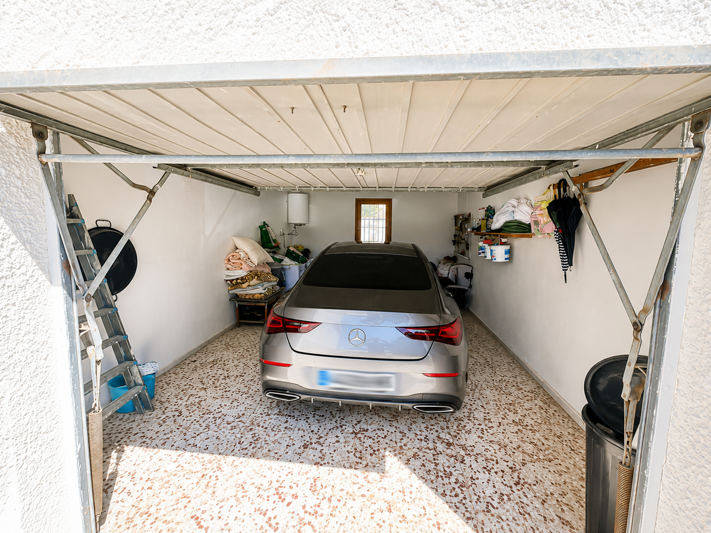 Espaciosa villa independiente de 5 dormitorios con piscina privada y gran jardín