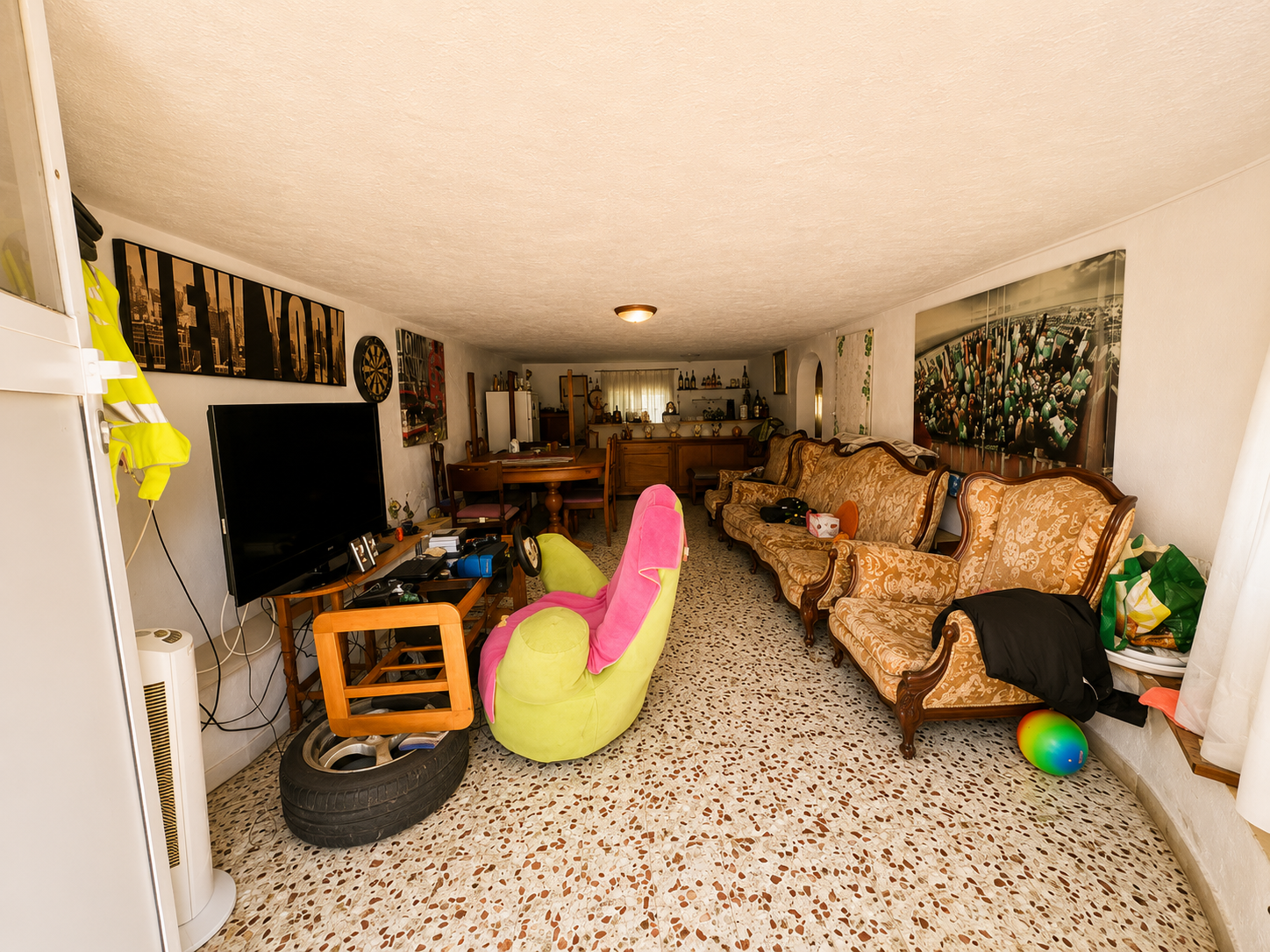 Espaciosa villa independiente de 5 dormitorios con piscina privada y gran jardín