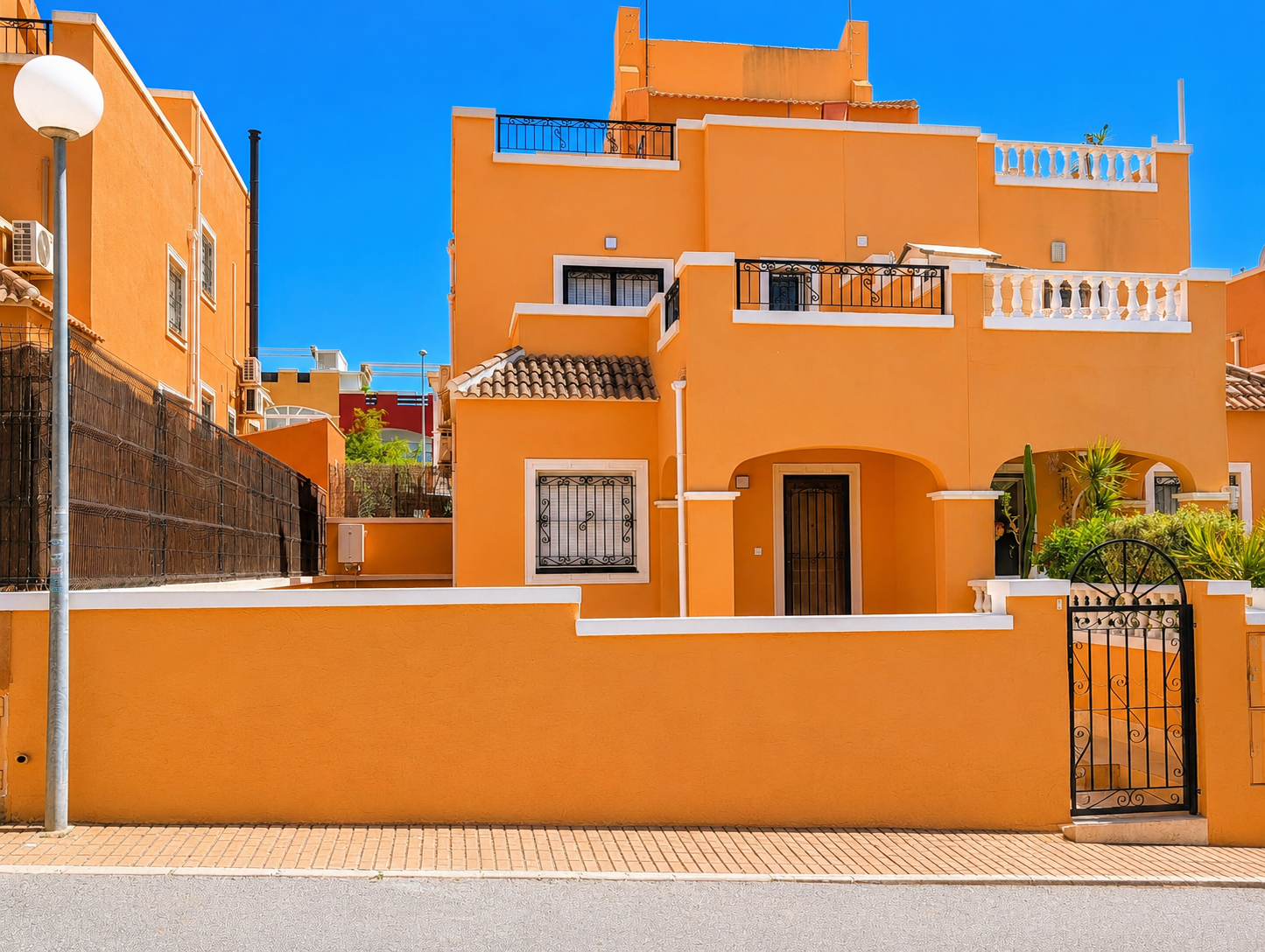 Villa adosada de 3 dormitorios con solario privado