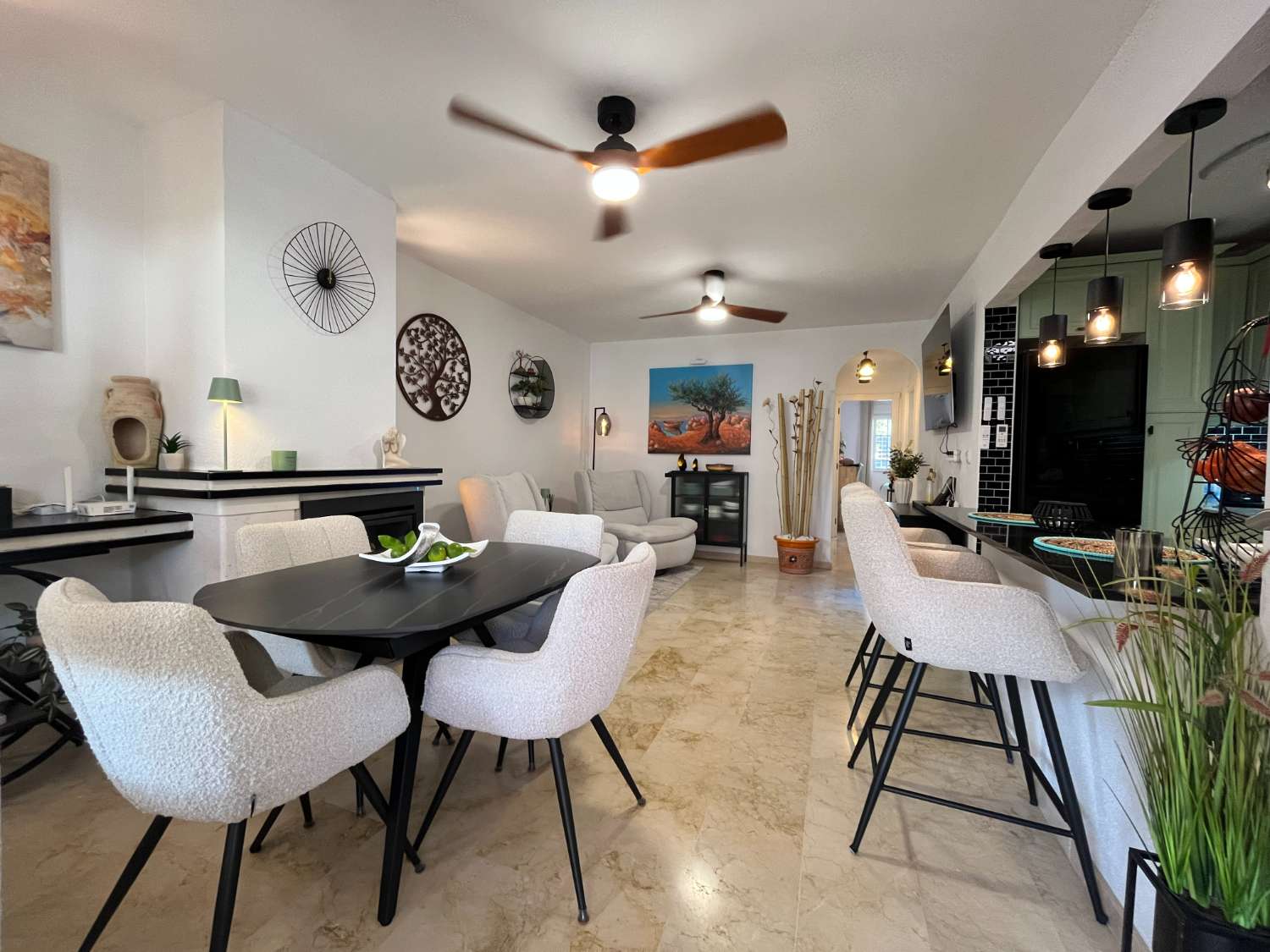 Impresionante casa adosada de 3 habitaciones con suite de invitados separada y sol todo el día