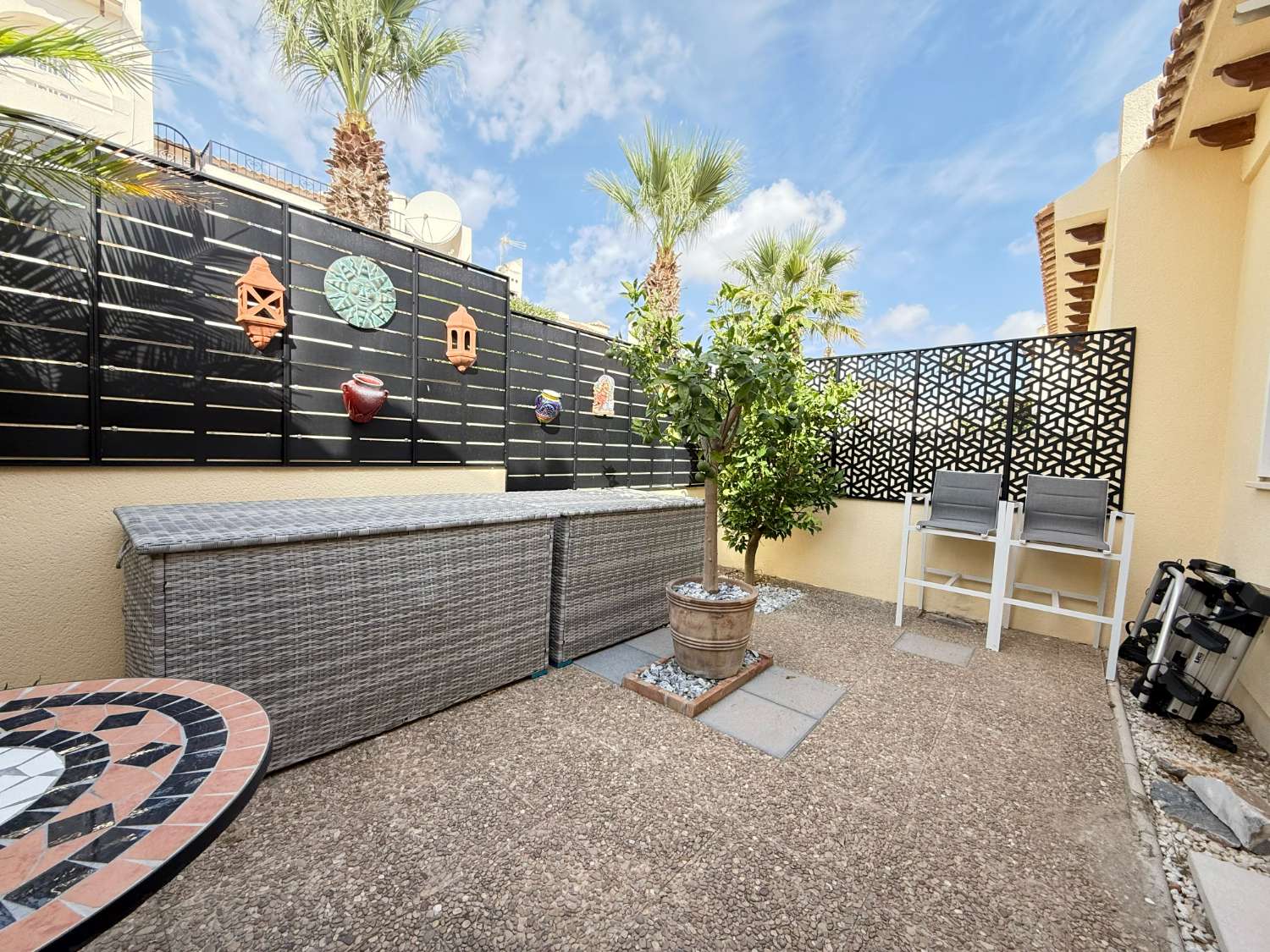 Impresionante casa adosada de 3 habitaciones con suite de invitados separada y sol todo el día