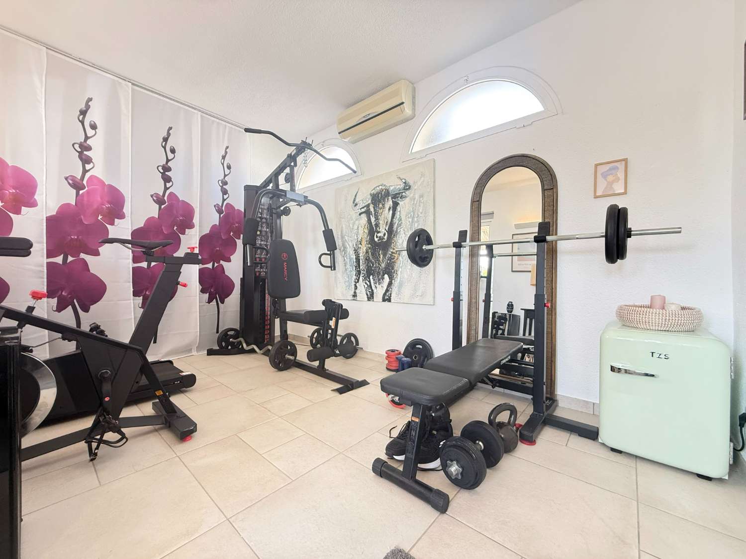 Impresionante casa adosada de 3 habitaciones con suite de invitados separada y sol todo el día