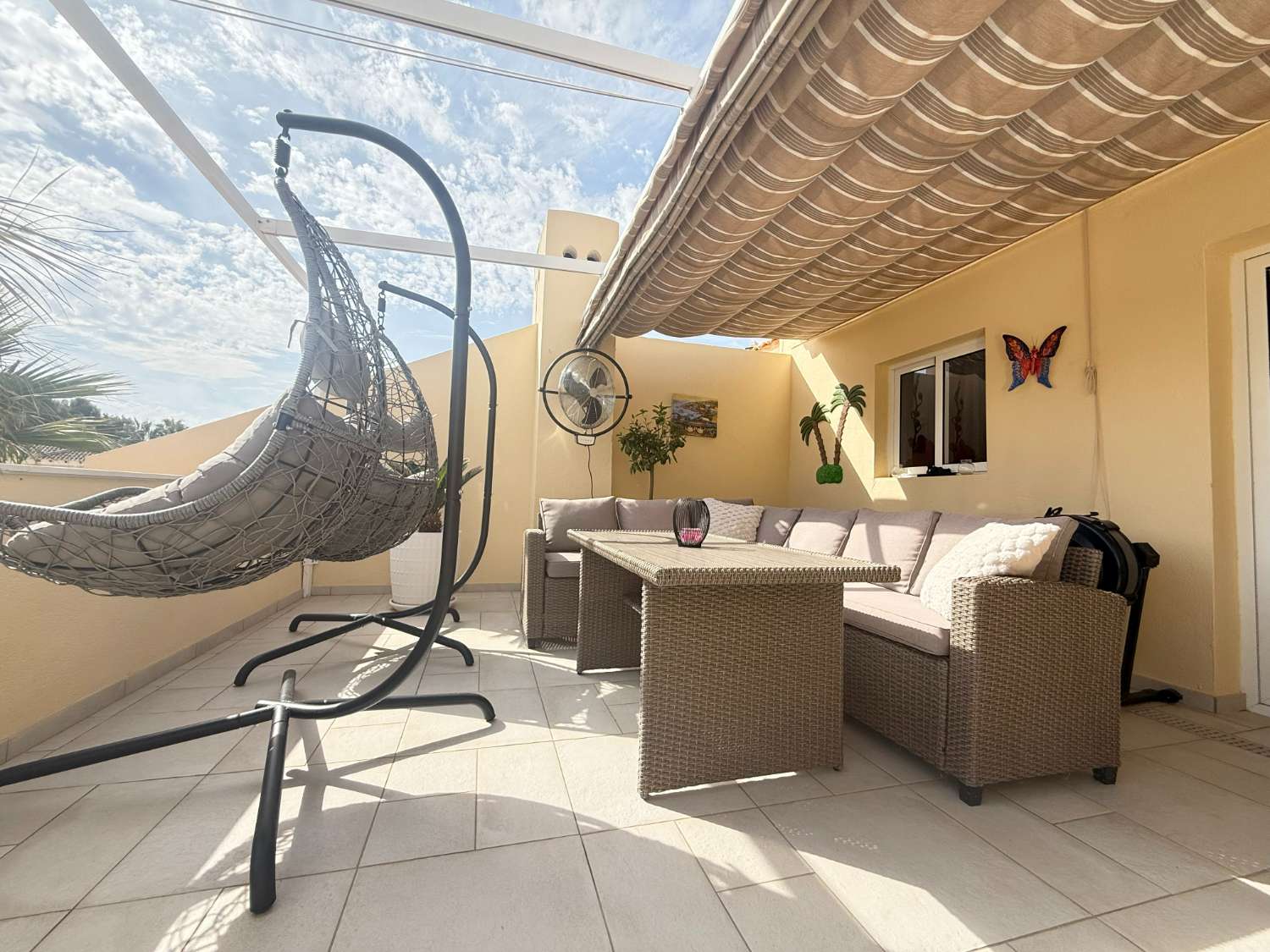 Impresionante casa adosada de 3 habitaciones con suite de invitados separada y sol todo el día