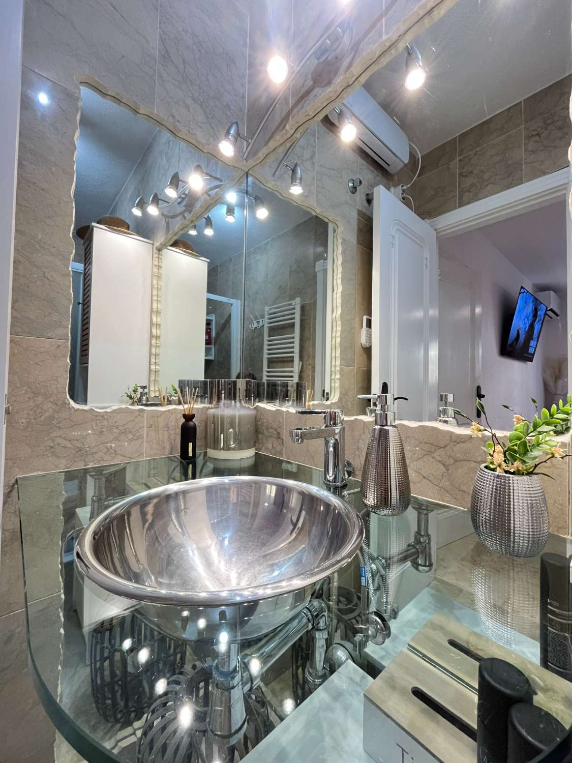 Impresionante casa adosada de 3 habitaciones con suite de invitados separada y sol todo el día