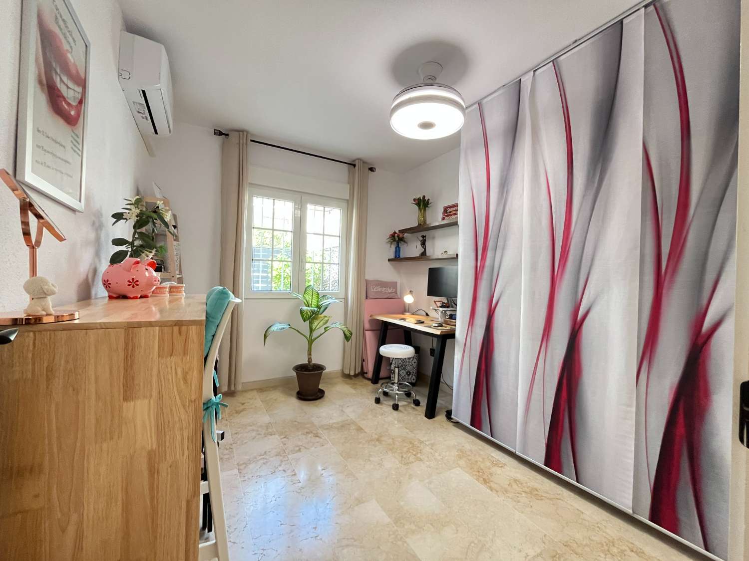 Impresionante casa adosada de 3 habitaciones con suite de invitados separada y sol todo el día