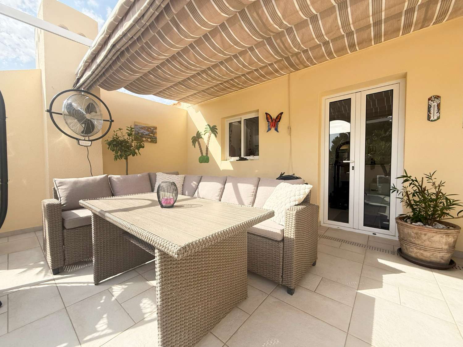 Impresionante casa adosada de 3 habitaciones con suite de invitados separada y sol todo el día