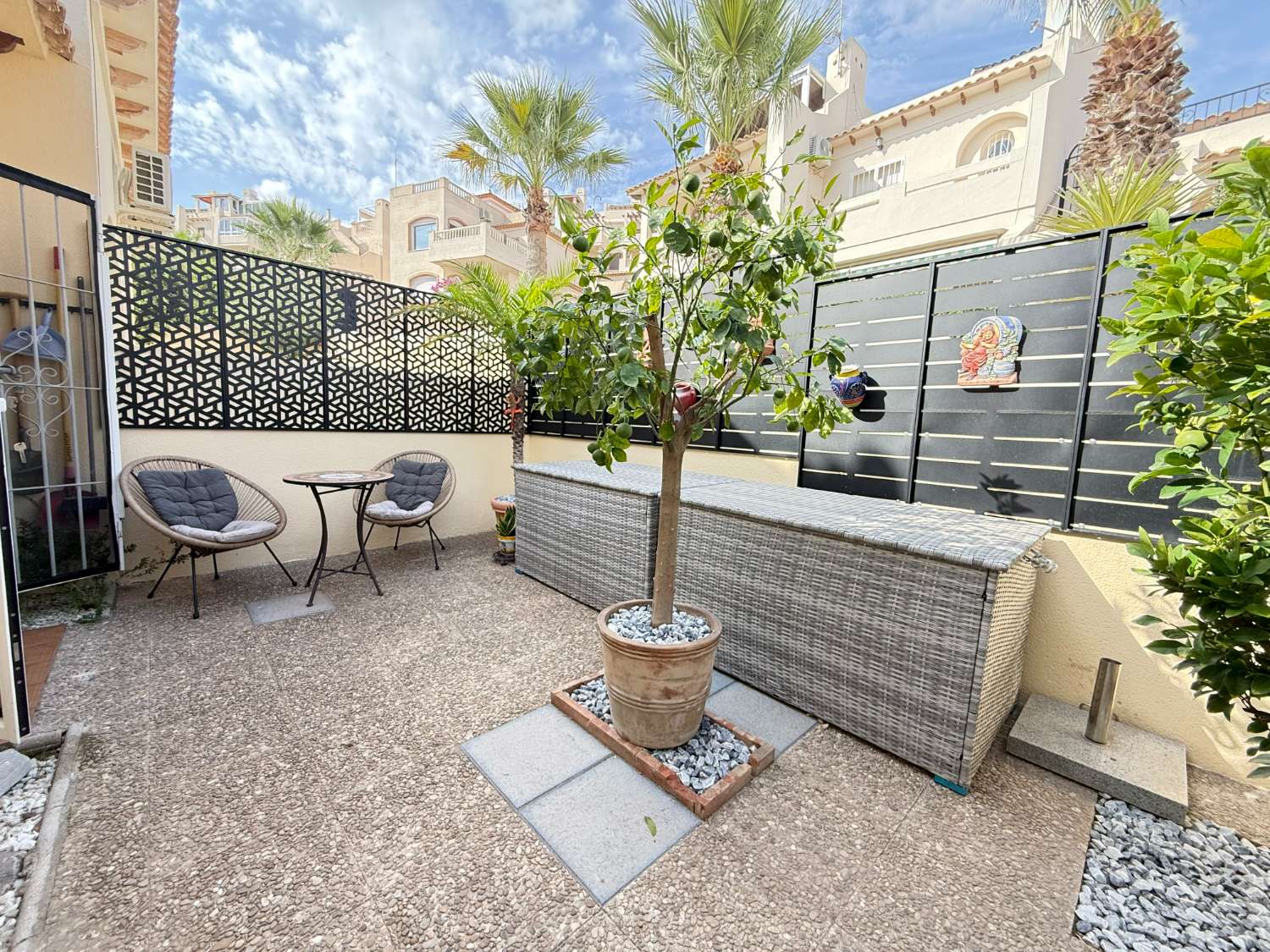 Impresionante casa adosada de 3 habitaciones con suite de invitados separada y sol todo el día