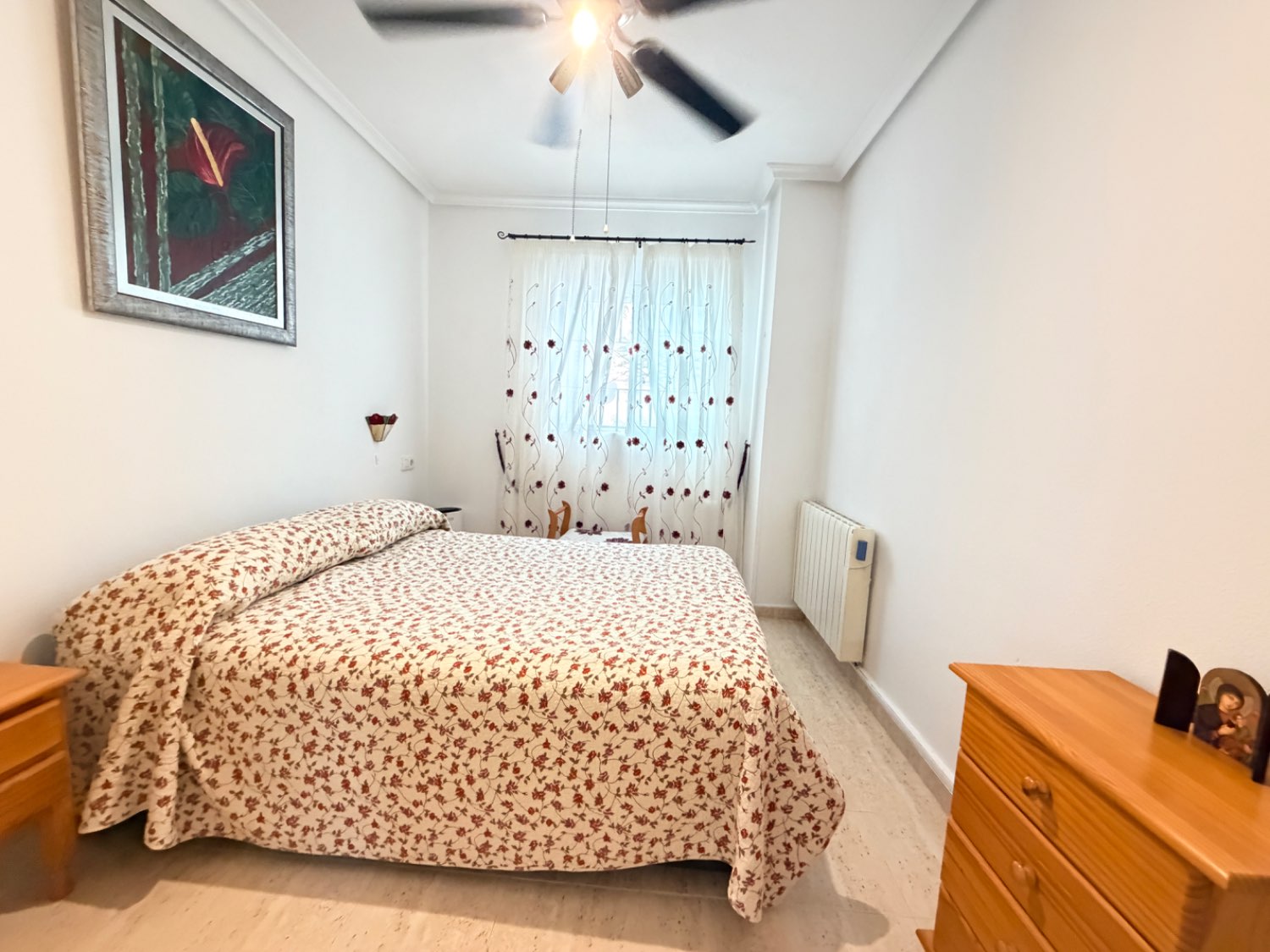 Apartamento en planta bajas de 2 dormitorios, 1 baño en Zeniamar