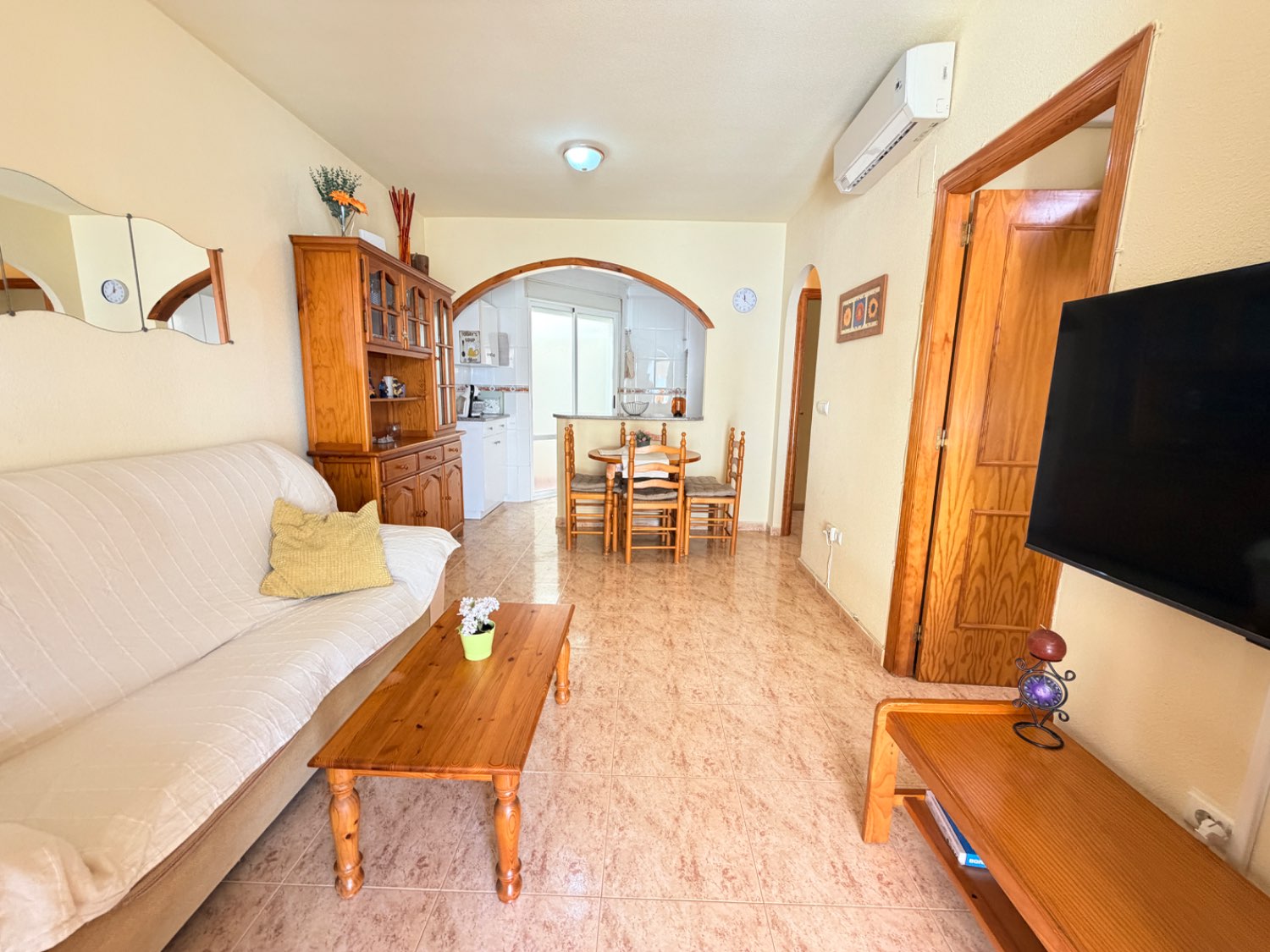 Apartamento en planta baja de 2 dormitorios 1 baño en playa flamenca