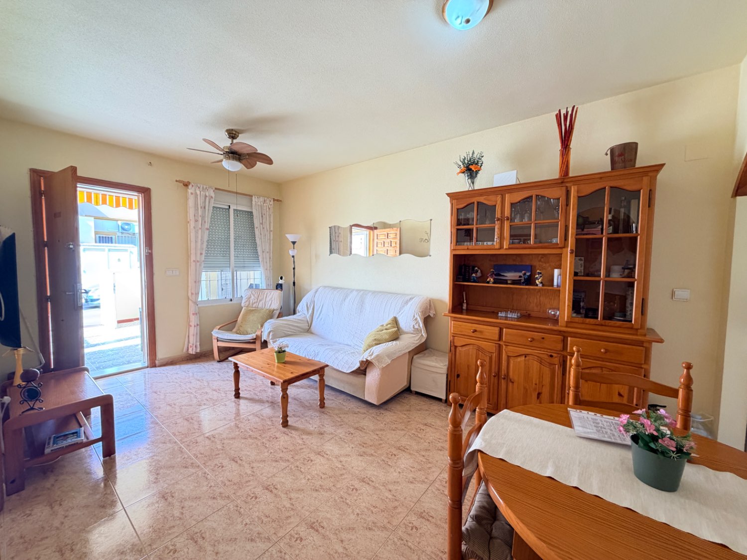 Apartamento en planta baja de 2 dormitorios 1 baño en playa flamenca