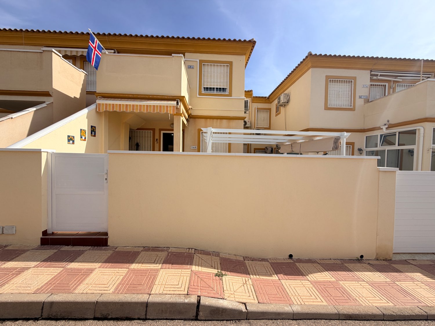 Apartamento en planta baja de 2 dormitorios 1 baño en playa flamenca