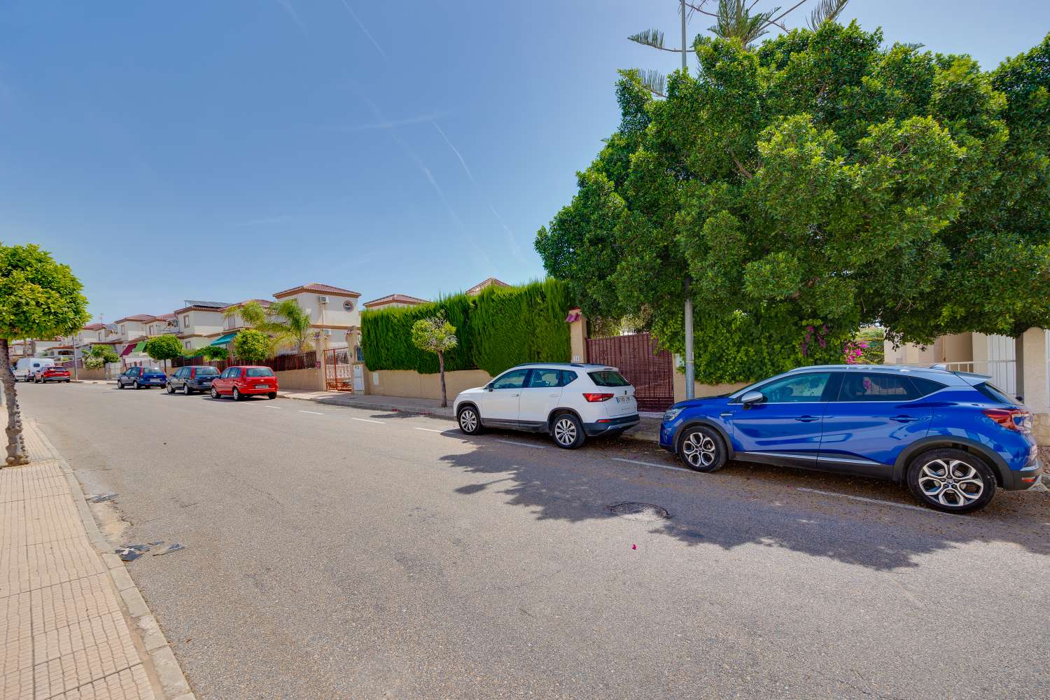 Espaciosa villa independiente de 3 dormitorios con piscina privada y gran parcela